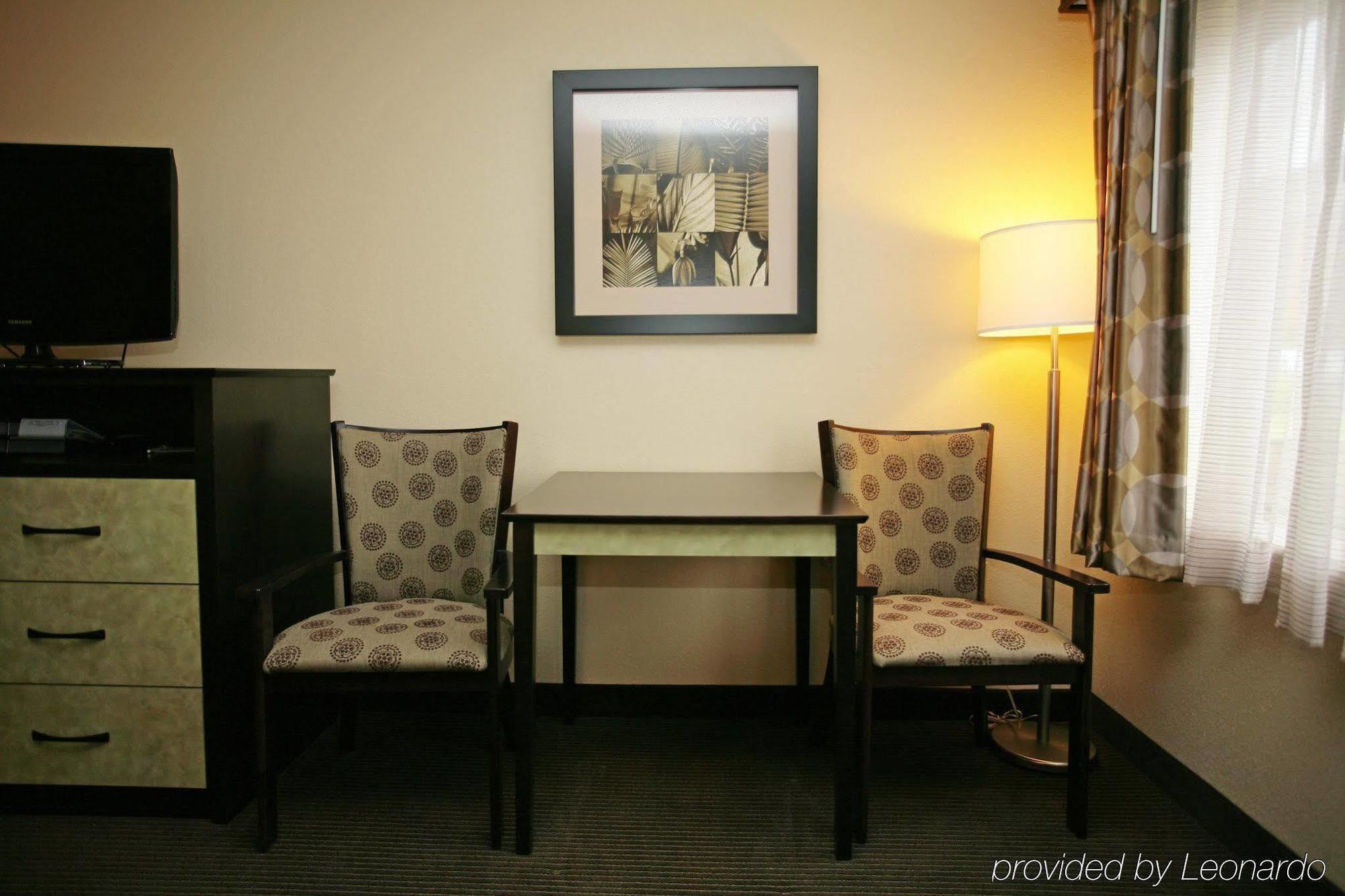 Baymont By Wyndham Hotel Dale